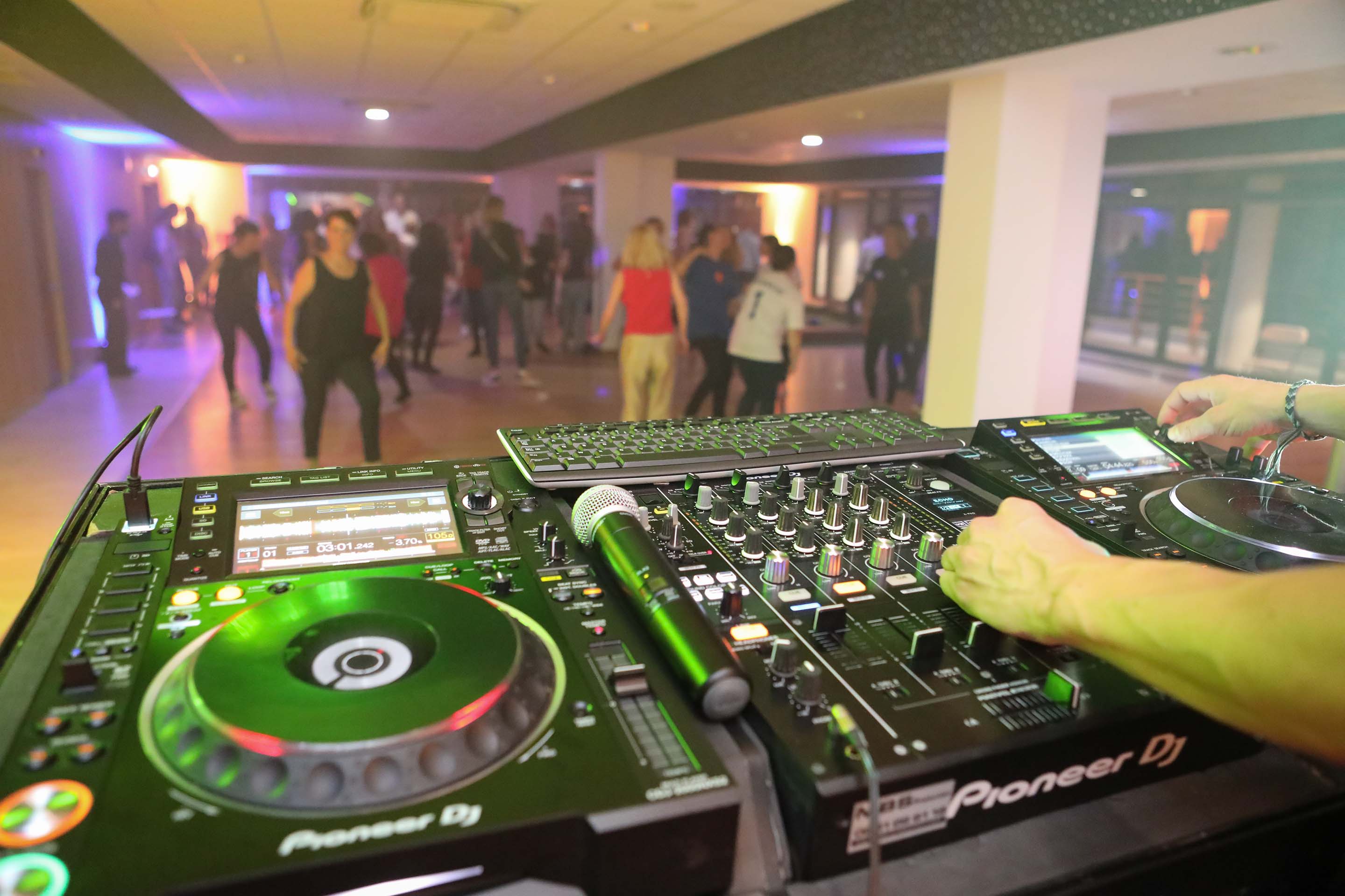 DJ en soirée d'entreprise